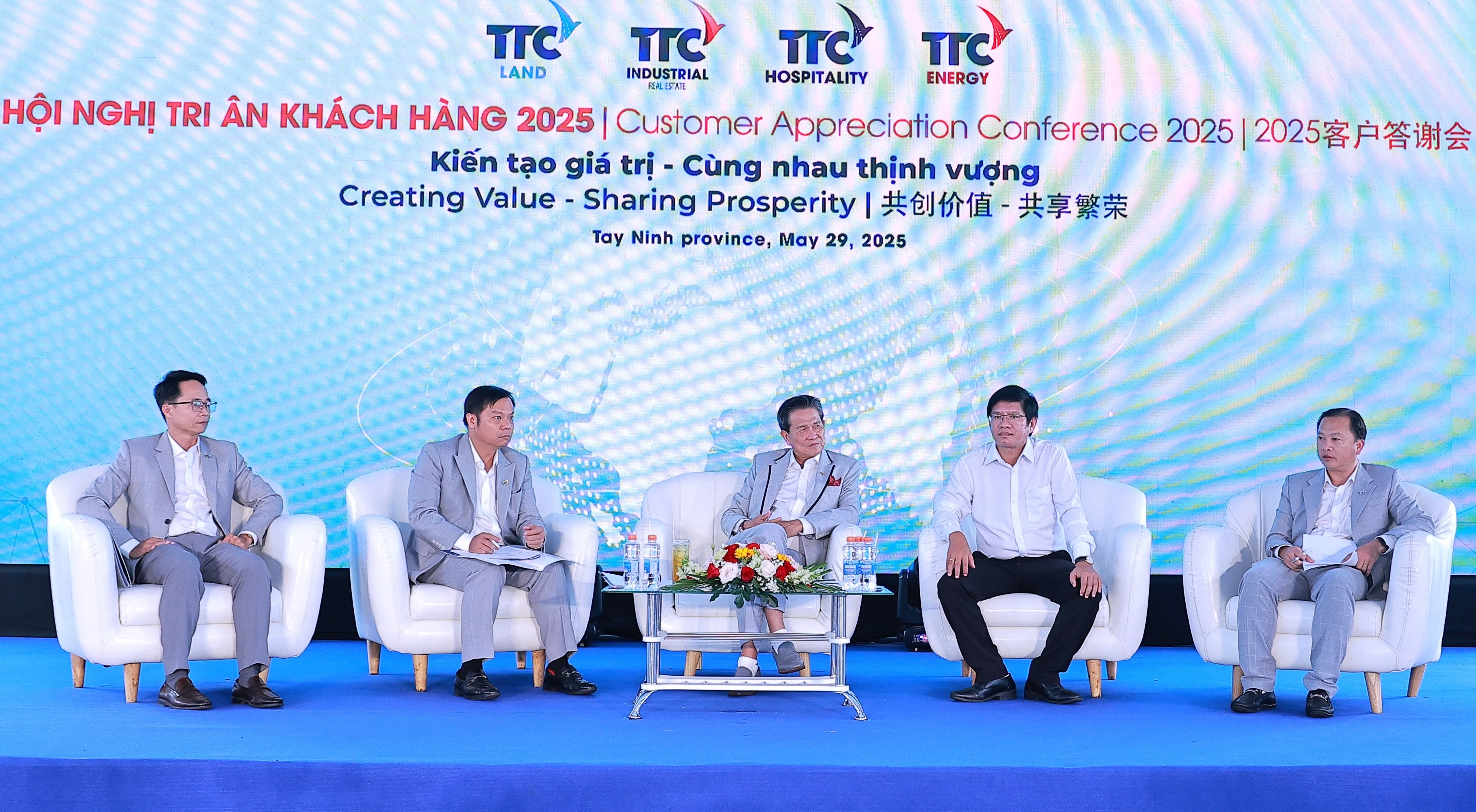 Tại phiên toạ đàm, chủ đầu tư và cơ quan quản lý Nhà nước đã mang đến những góc nhìn về tương lai của ngành bất động sản công nghiệp.