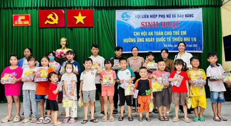 Bàu Năng: Tổ chức sinh hoạt Chi hội với chủ đề “An toàn cho trẻ em”
