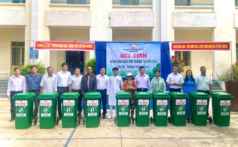 Ngày 2.6, tại Trường Tiểu học Suối Đá, huyện Dương Minh Châu, Uỷ ban MTTQVN tỉnh tổ chức lễ mít tinh hưởng ứng Ngày Môi trường thế giới 5.6 với chủ đề “Chống ô nhiễm nhựa”.