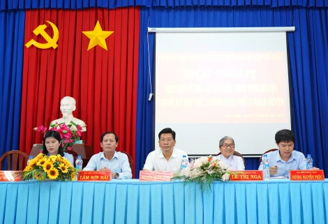 Bí thư Tỉnh uỷ, Chủ tịch HĐND tỉnh Nguyễn Mạnh Hùng tiếp xúc cử tri xã Cẩm Giang