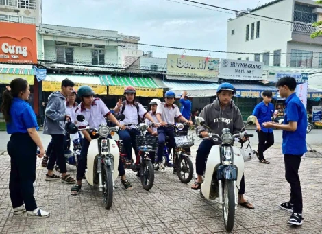 Gò Dầu: Đoàn viên thanh niên tiếp sức cho thí sinh thi vào lớp 10 năm học 2025-2026