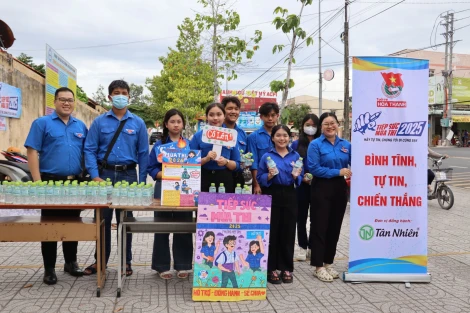Gần 350 tình nguyện viên tham gia Tiếp sức mùa thi cho các thí sinh thi vào lớp 10