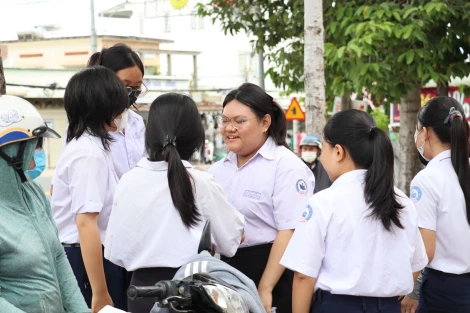 Nhiều thí sinh thích thú với đề văn Nghị luận trong kỳ thi tuyển sinh lớp 10 THPT năm học 2025-2026