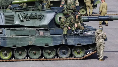 Quốc gia nổi tiếng trung lập “nói lời dứt khoát” về viện trợ xe tăng cho Ukraine