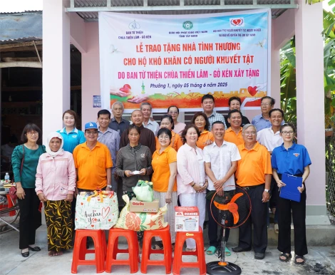 Trao nhà tình thương cho hộ có hoàn cảnh khó khăn tại phường 1