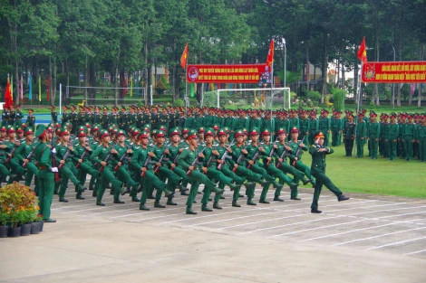 Lễ tuyên thệ chiến sĩ mới không chỉ là một nghi lễ mang tính nghi thức quân đội mà còn là dấu mốc đầu tiên ghi nhận sự trưởng thành về ý chí, kỷ luật và trách nhiệm của những người thanh niên vừa bước vào môi trường quân ngũ.