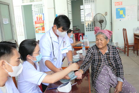 Tìm giải pháp để nâng cao vai trò y tế cơ sở