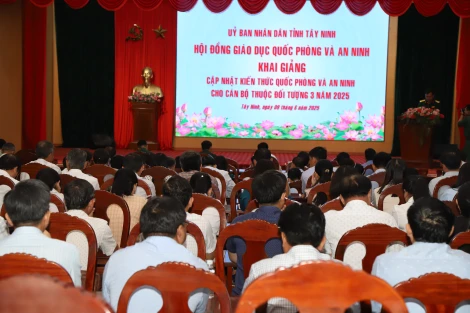 Khai giảng lớp cập nhật kiến thức quốc phòng và an ninh cho cán bộ thuộc đối tượng 3