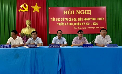 Đại biểu HĐND huyện tỉnh, huyện tiếp xúc cử tri xã Hoà Hiệp, Tân Bình