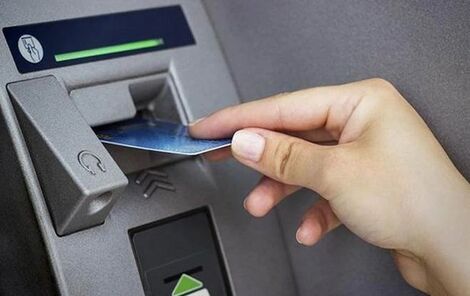 Thẻ ATM từ chính thức bị 'khóa cửa' từ 1/7/2025
