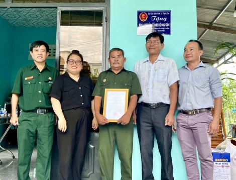 Trao nhà “Nghĩa tình đồng đội” cho hội viên người dân tộc Khmer