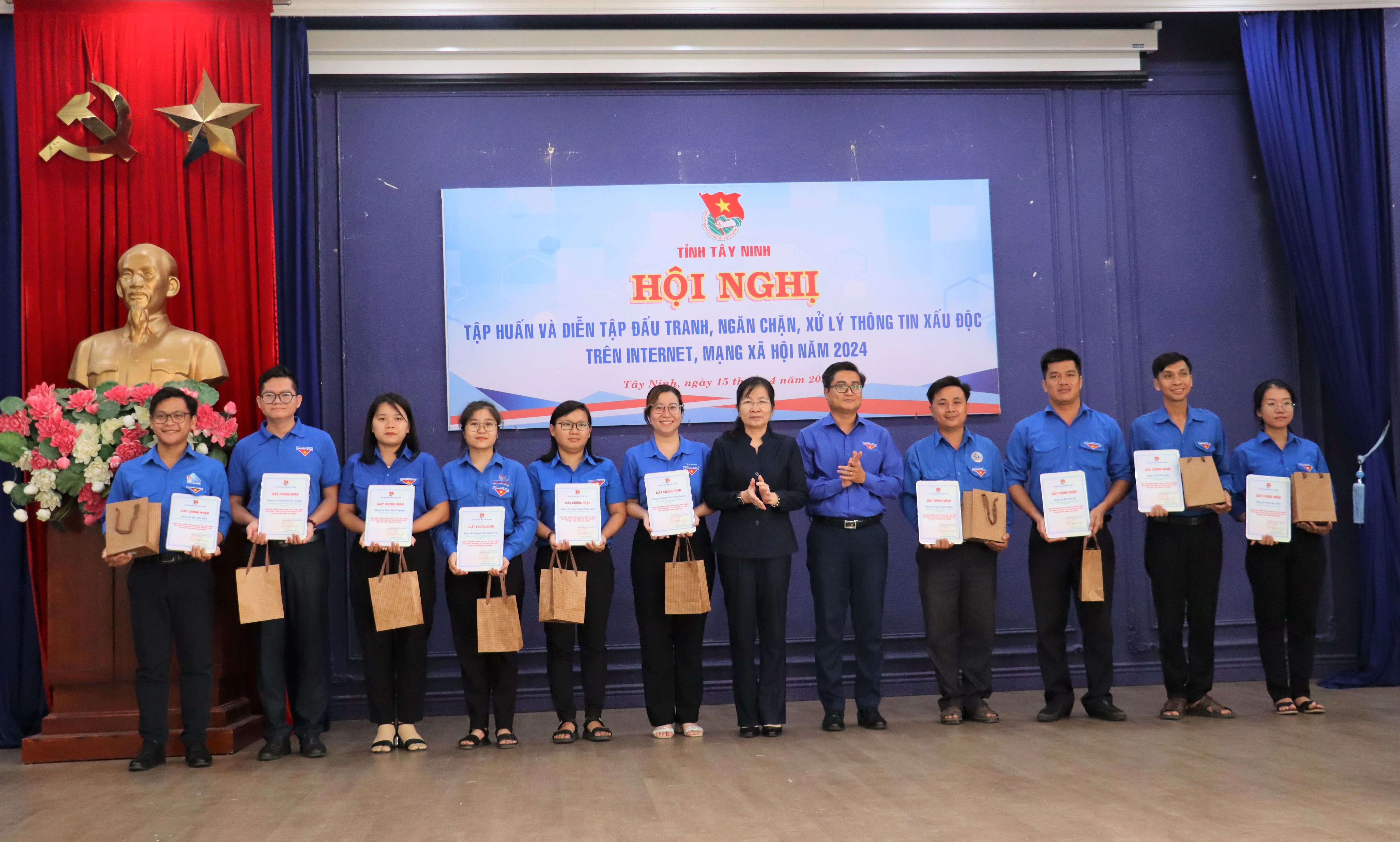 Ban Thường vụ Tỉnh đoàn, BCĐ 35 Tỉnh đoàn biểu dương các cán bộ Đoàn tích cực trong tham gia đấu tranh, phản bác thông tin xấu độc trên mạng xã hội năm 2024