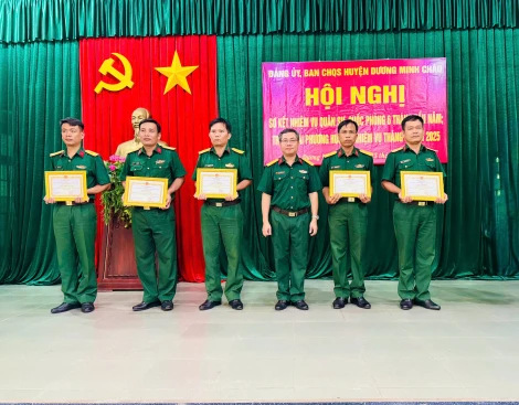 Phát huy vai trò nòng cốt trong giữ vững an ninh chính trị, quốc phòng địa phương