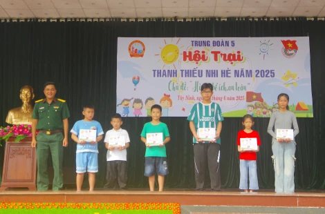 Sôi nổi hoạt động hè cho con em cán bộ, chiến sĩ