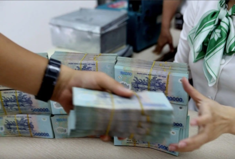 Được phép dùng hàng loạt quỹ để chi chế độ cho cán bộ nghỉ hưu sớm