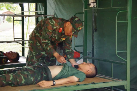 Tích cực phòng, chống say nắng, say nóng cho bộ đội