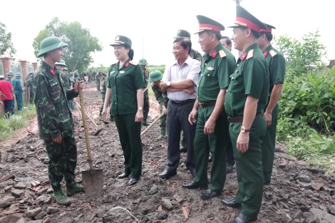 Sư đoàn 5 tổng kết phong trào thi đua “Dân vận khéo”, xây dựng “Đơn vị dân vận tốt”
