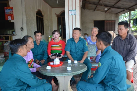 Lực lượng vũ trang huyện Bến Cầu góp sức xây dựng nông thôn mới