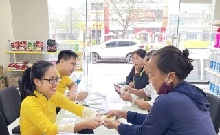 Điều kiện để người không có lương hưu dưới 75 tuổi được hưởng trợ cấp tháng