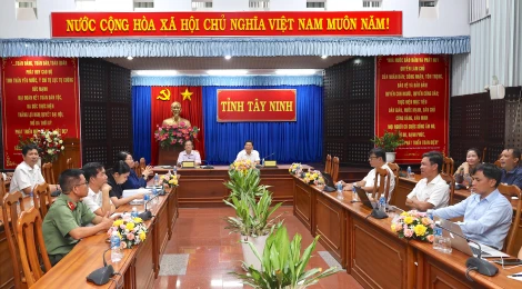 Chú trọng xây dựng nông nghiệp hiện đại, nông thôn văn minh