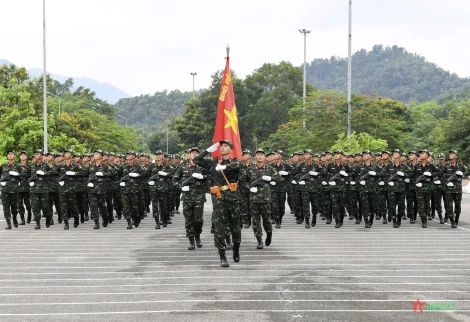 Khối Đặc nhiệm dù Sư đoàn 5: Quyết tâm rèn luyện, chào mừng Đại hội Đảng bộ Sư đoàn