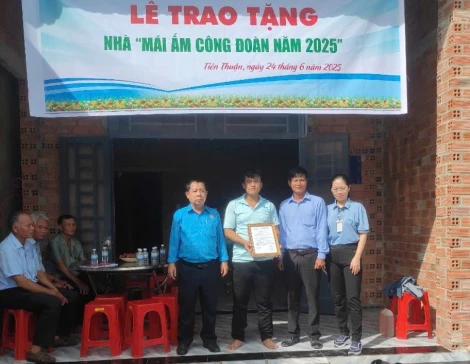 Bến Cầu: Trao "Mái ấm công đoàn" cho đoàn viên hoàn cảnh khó khăn
