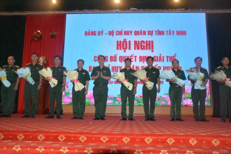 Bộ Chỉ huy Quân sự tỉnh Tây Ninh: Công bố quyết định giải thể Ban Chỉ huy Quân sự cấp huyện