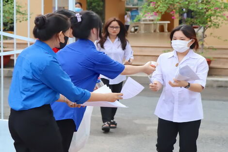 Viết cho kỳ thi đầu tiên