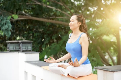 Chăm sóc nội tiết đúng cách - Bí quyết giúp phụ nữ sau 35 giữ gìn sức khoẻ và hạnh phúc