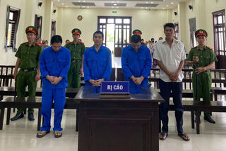 4 người vào tù từ mâu thuẫn việc nhìn đểu