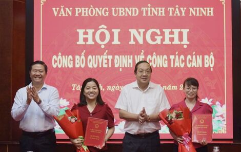 Văn phòng UBND tỉnh Tây Ninh công bố các quyết định về công tác cán bộ