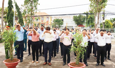 Mỹ Lộc dâng hương tưởng nhớ các anh hùng, liệt sĩ