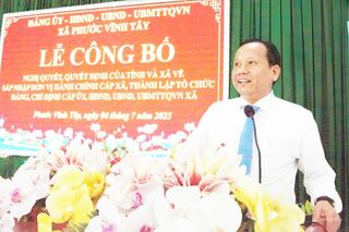 Xã Phước Vĩnh Tây công bố các quyết định kiện toàn tổ chức bộ máy và nhân sự chủ chốt