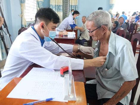 Lan tỏa nghĩa tình tại Ngày hội Thầy thuốc trẻ làm theo lời Bác