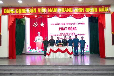 Phát động đợt thi đua cao điểm “Phất cao cờ hồng tháng Tám – Thi đua giành 3 nhất”