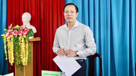 Lãnh đạo UBND tỉnh Tây Ninh làm việc với Ban Giám đốc Sở Giáo dục và Đào tạo