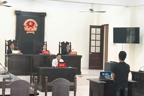 Điều khiển xe 3 bánh không giữ khoảng cách an toàn gây hậu quả chết người