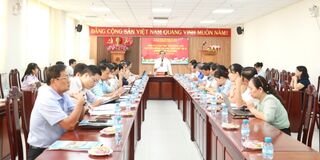 Phó Chủ tịch UBND tỉnh Tây Ninh Nguyễn Hồng Thanh làm việc với Sở Nông nghiệp và Môi trường