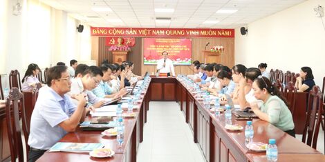 Phó Chủ tịch UBND tỉnh Tây Ninh Nguyễn Hồng Thanh làm việc với Sở Nông nghiệp và Môi trường