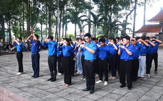 Đoàn Thanh niên phường Tân Ninh tri ân các anh hùng liệt sĩ