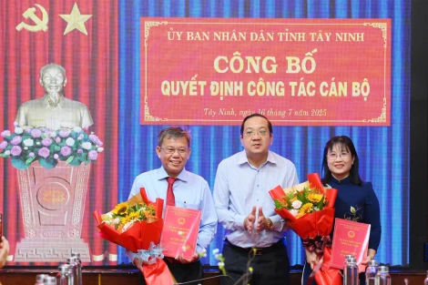 UBND tỉnh Tây Ninh công bố các quyết định công tác cán bộ