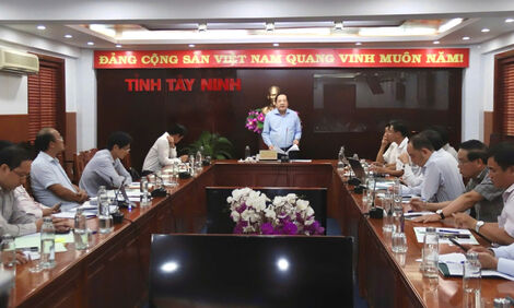 Lãnh đạo UBND tỉnh làm việc với Sở Xây dựng về tiến độ thực hiện các dự án giao thông