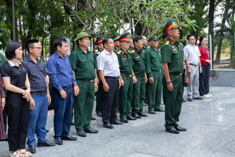 Hai hài cốt liệt sĩ được di dời về quê an táng