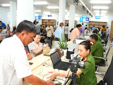 Phường Long Hoa triển khai nhiều giải pháp hỗ trợ người dân thực hiện thủ tục hành chính