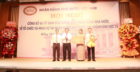 Ngân hàng Nhà nước Việt Nam trao tặng 4 tỉ đồng thực hiện chương trình xóa nhà tạm, nhà dột nát trên địa bàn tỉnh Tây Ninh