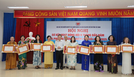 Vận động hơn 12 tỉ đồng chăm lo cho người nghèo, đối tượng bảo trợ xã hội, trẻ em hoàn cảnh khó khăn