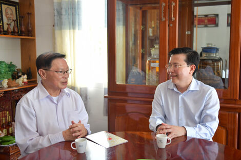 Phó Bí thư Tỉnh ủy, Chủ tịch UBMTTQ Việt Nam tỉnh Nguyễn Thanh Hải thăm nguyên Phó Bí thư Thường trực Tỉnh ủy Lê Văn Chính