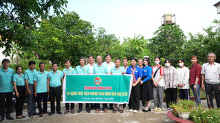 Hội Nông dân phường Long An hưởng ứng phong trào 'Bình dân học vụ số'
