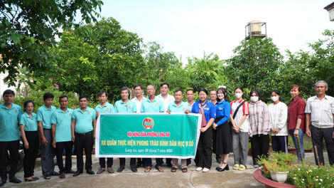 Hội Nông dân phường Long An hưởng ứng phong trào 'Bình dân học vụ số'