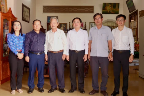 Bí thư Tỉnh ủy Tây Ninh Nguyễn Văn Quyết thăm các đồng chí nguyên lãnh đạo tỉnh Long An (cũ)